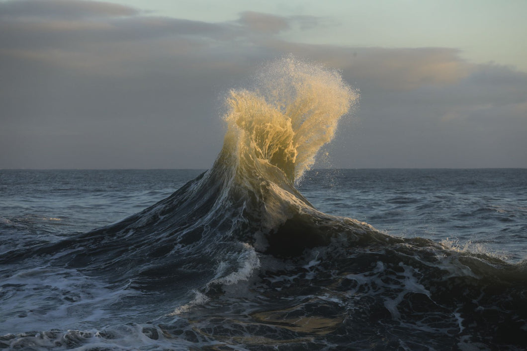 Waves in the Pacific Ocean, San Pedro, Los Angeles, California, USA