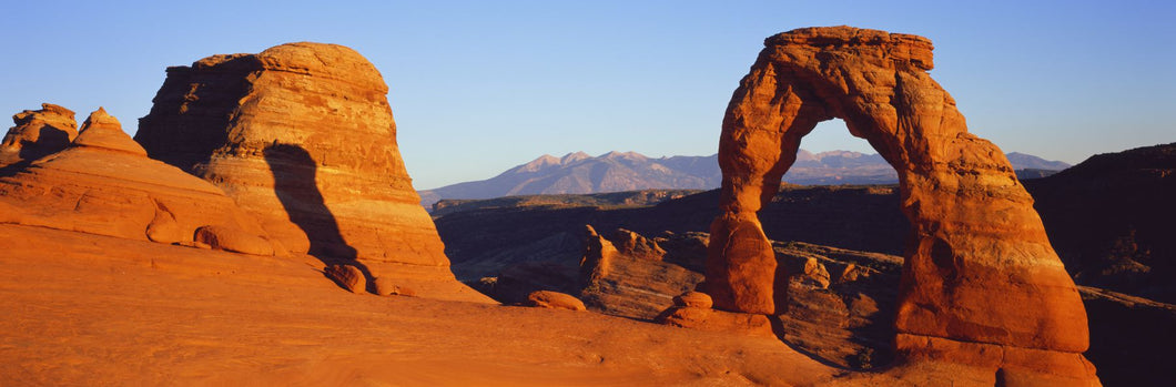 Natural arch in a desert, Delicate Arch, Arches National Park, Utah, USA