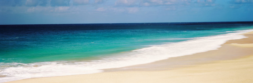 Surf on the beach, Oahu, Hawaii, USA
