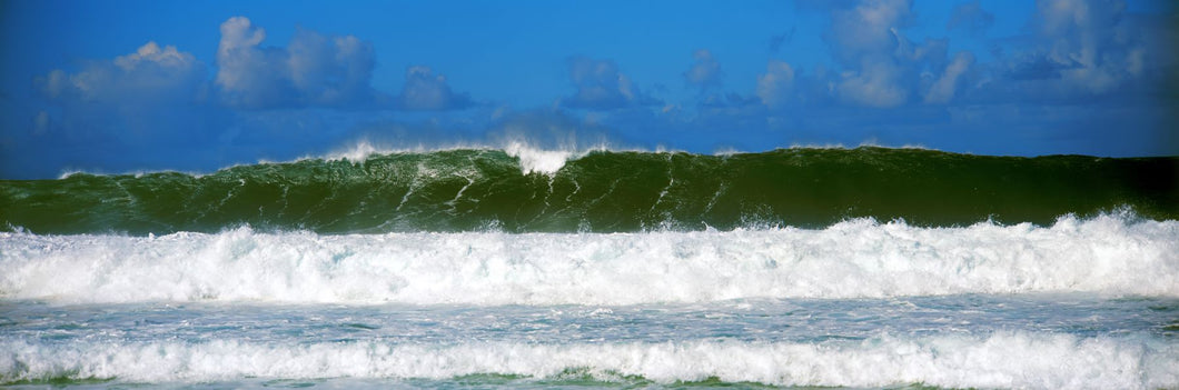 Waves in the Pacific Ocean, Hawaii, USA