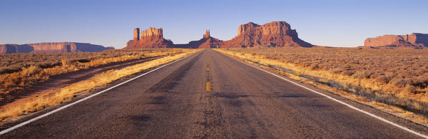 Road Monument Valley, Arizona, USA