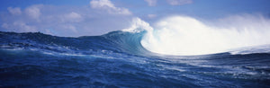 Rough waves in the sea, Tahiti, French Polynesia