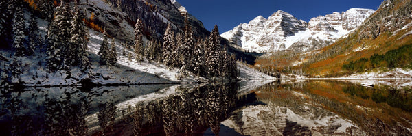 Reflection of snowy mountains in the lake, Maroon Bells, Elk Mountains, Colorado, USA