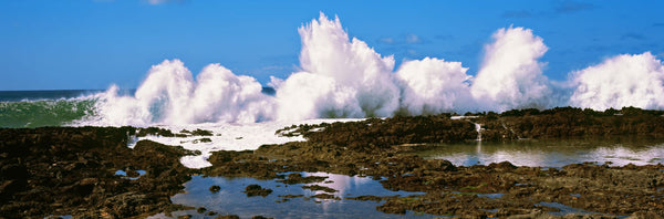 Waves breaking on cove, Oahu, Hawaii, USA