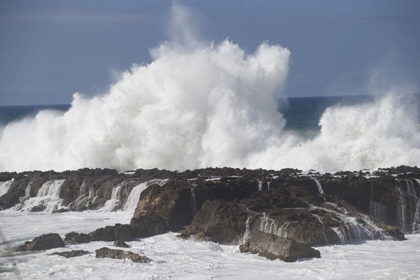 Waves breaking on the coast, Hawaii, USA