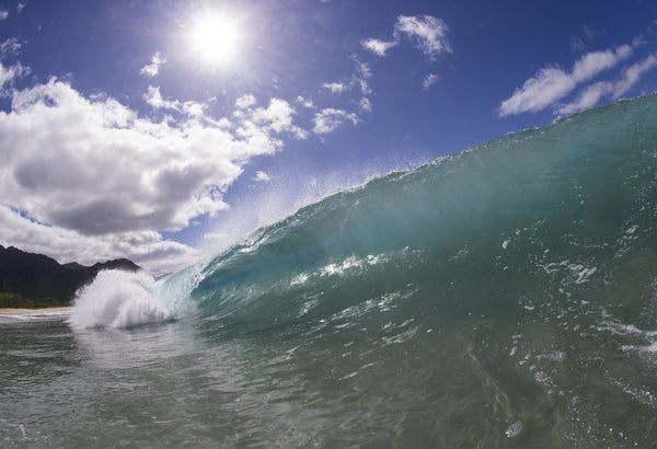 Pacific Ocean waves splashing on beach, Hawaii, USA