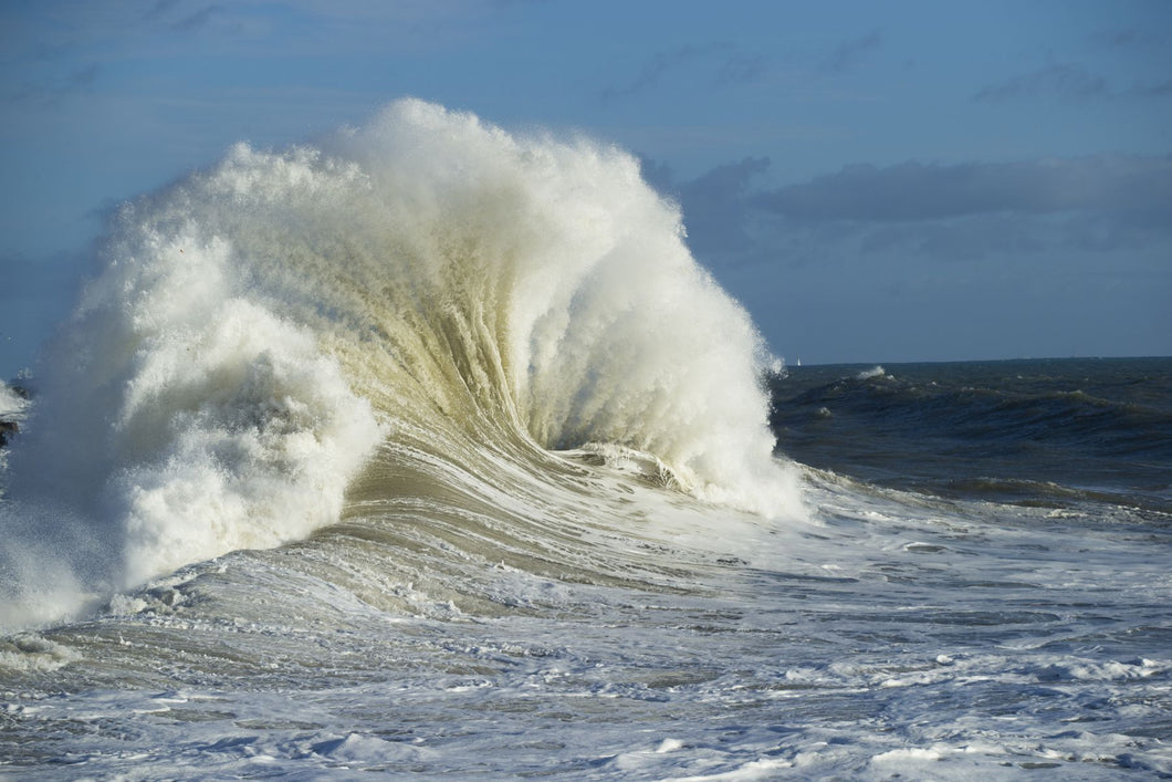 Waves in the Pacific Ocean, San Pedro, Los Angeles, California, USA